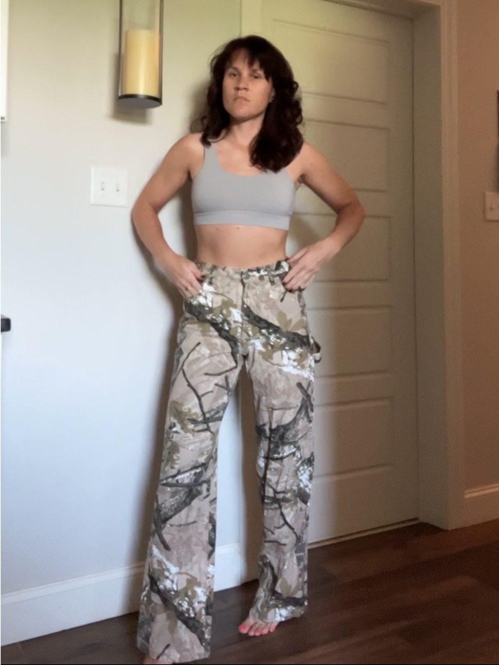 SHEIN Beige Camo Wide-Leg Cargo Jeans - Picture 3 of 5